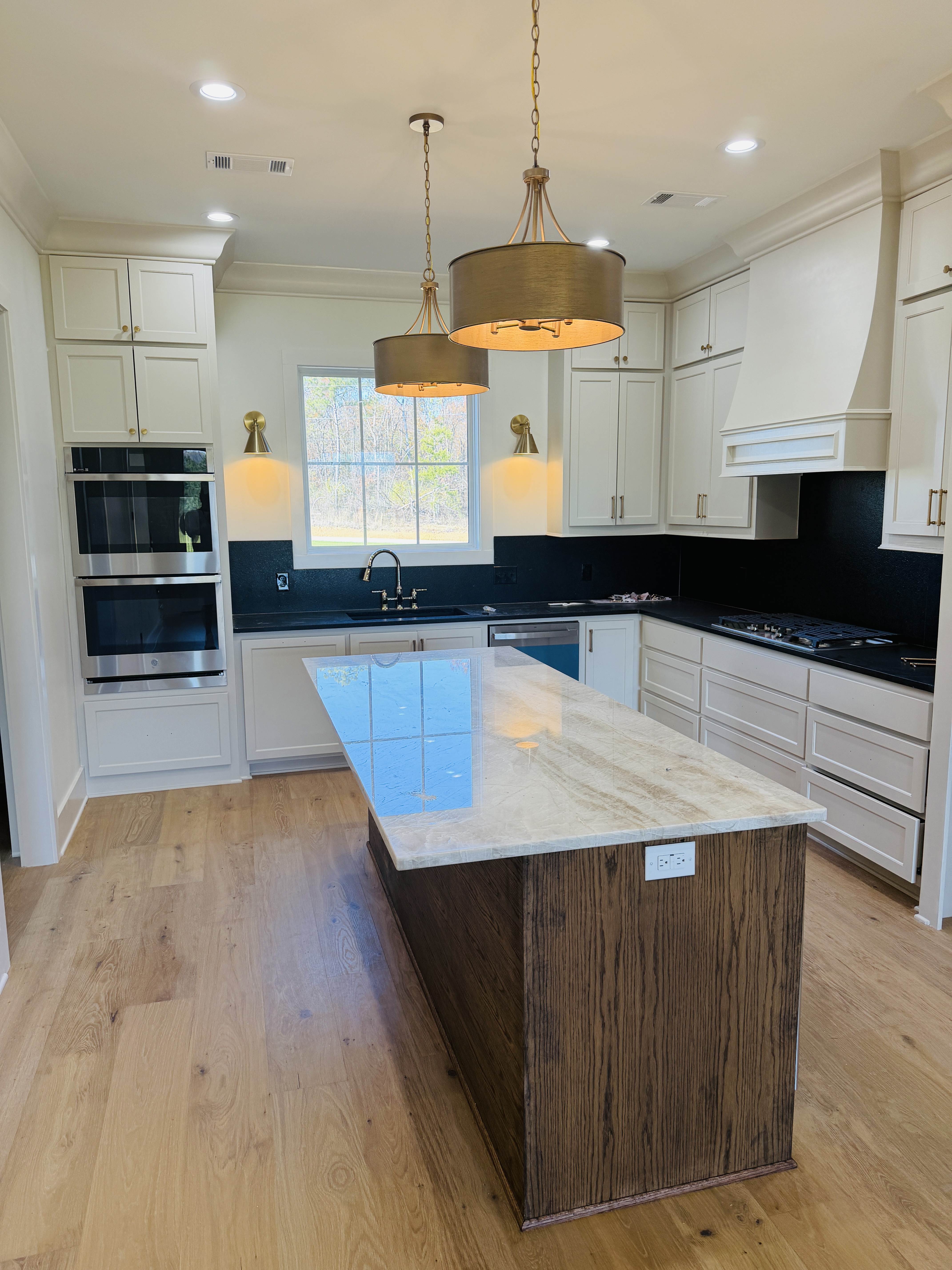 Interior finishes photo 19