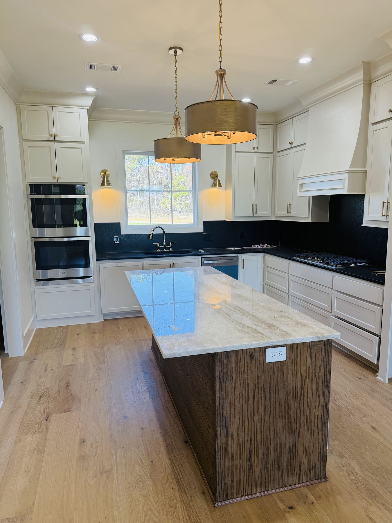 Interior finishes photo 19